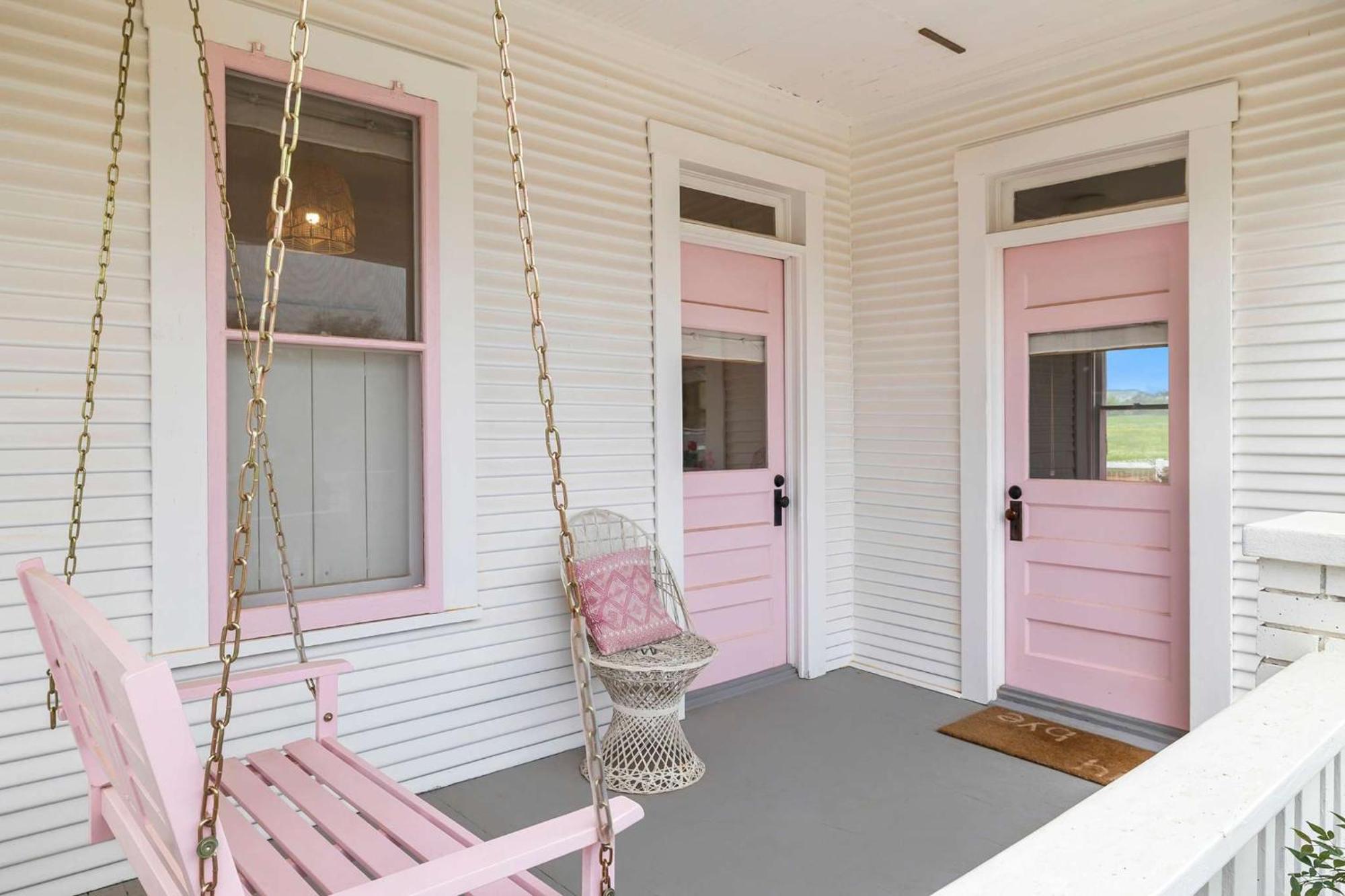 Villa Pink Duchess - Mins To Main Hot Tub & Fire Pit Fredericksburg Esterno foto