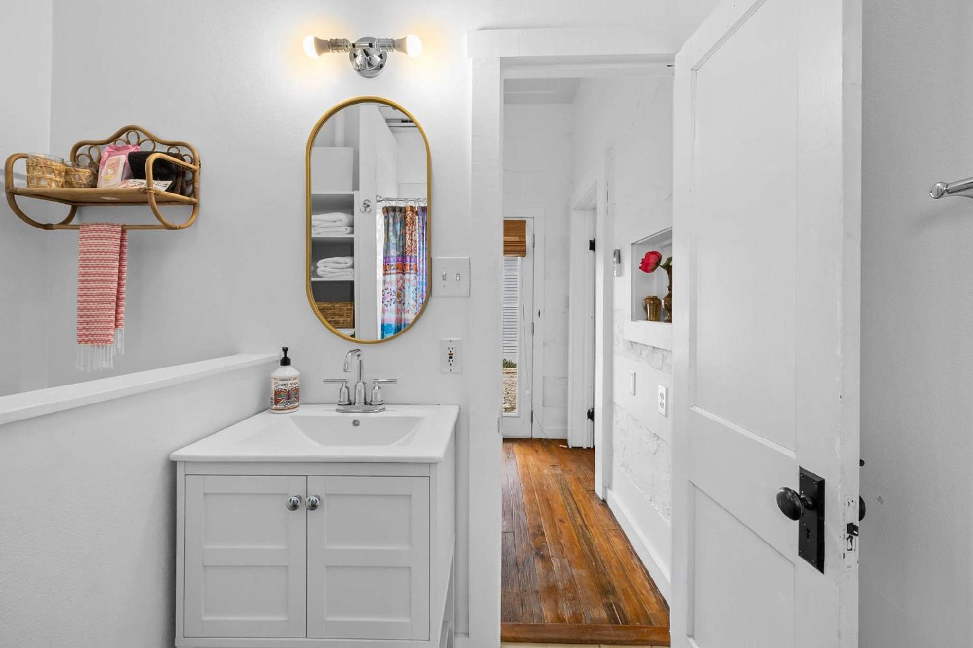 Villa Pink Duchess - Mins To Main Hot Tub & Fire Pit Fredericksburg Esterno foto