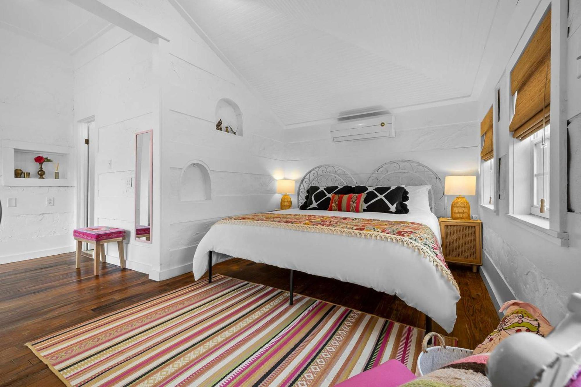 Villa Pink Duchess - Mins To Main Hot Tub & Fire Pit Fredericksburg Esterno foto
