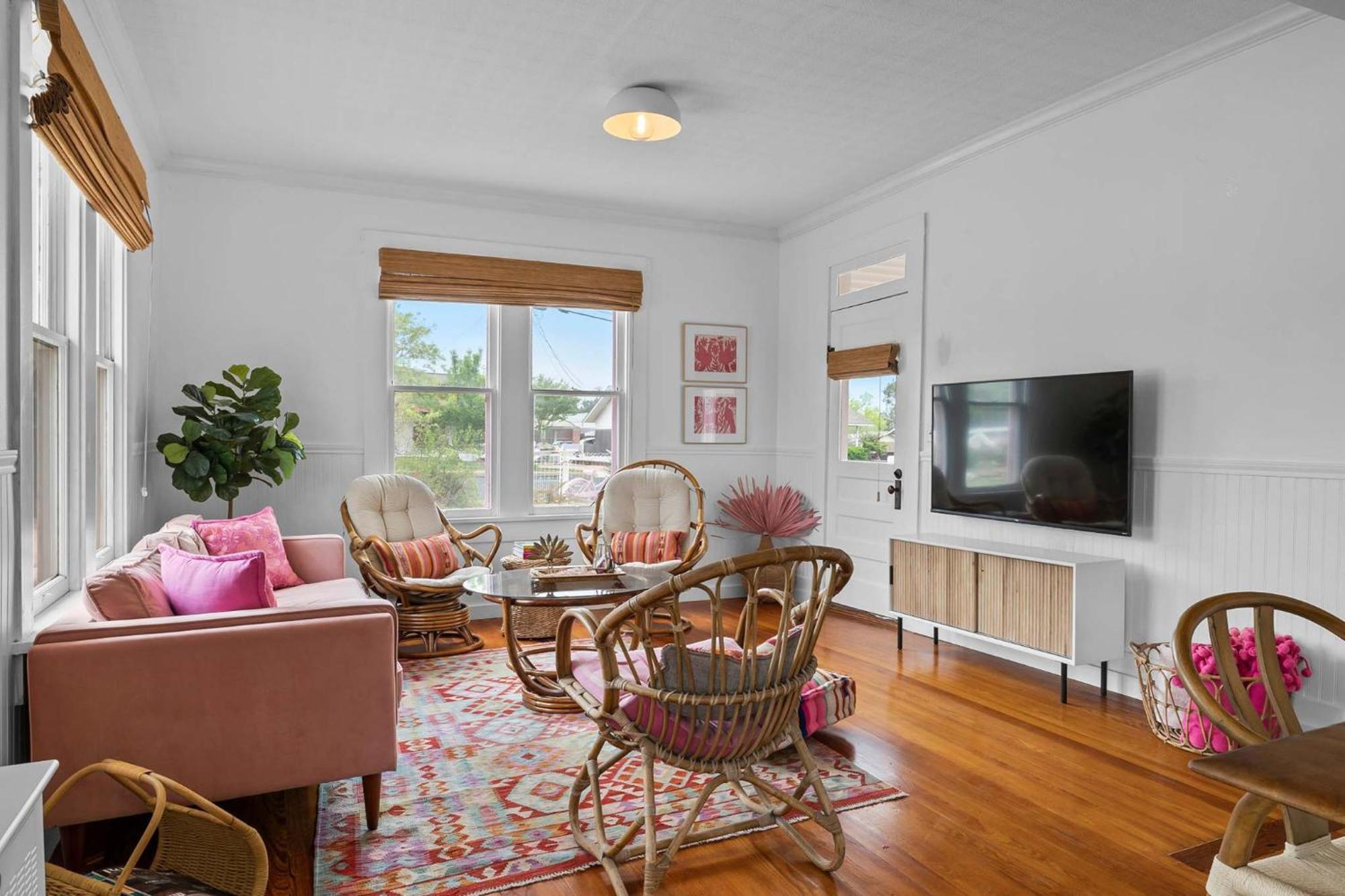 Villa Pink Duchess - Mins To Main Hot Tub & Fire Pit Fredericksburg Esterno foto
